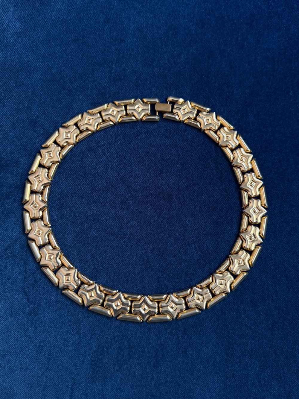Vintage Gold tone Chocker Statement Necklace.